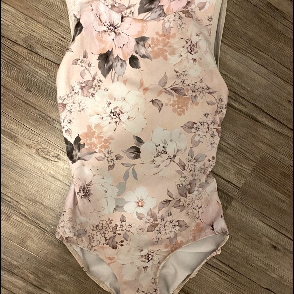 Eleve Dancewear Leotard xs